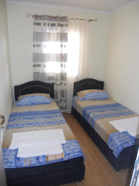 Apartments Papillon Podgorica Szoba fotó